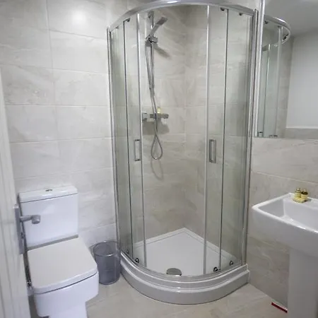 Empire Apartment *